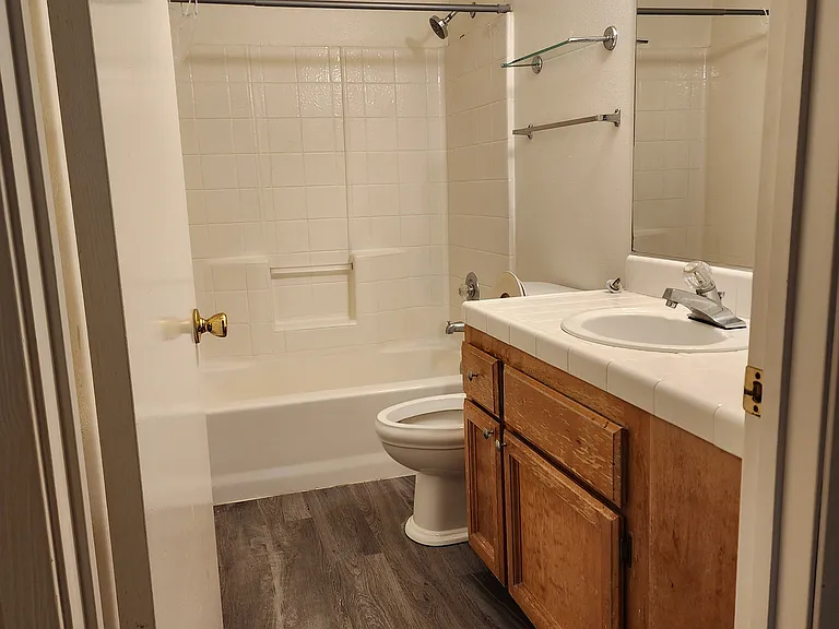 3195 Whittier Ave #103 — Photo 2