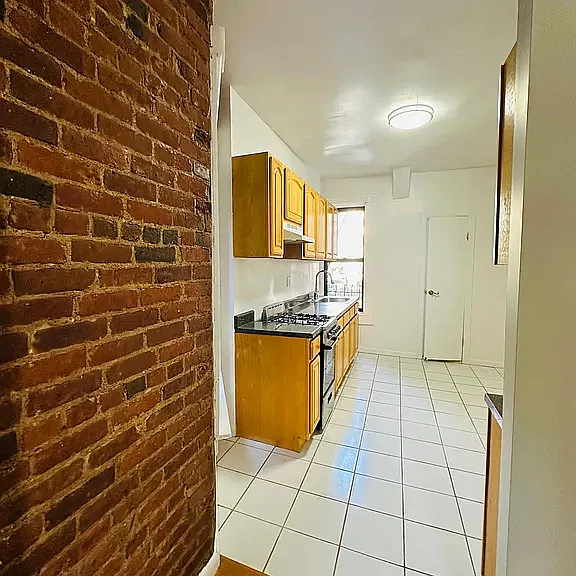 327 W 21st St #4W — Photo 6