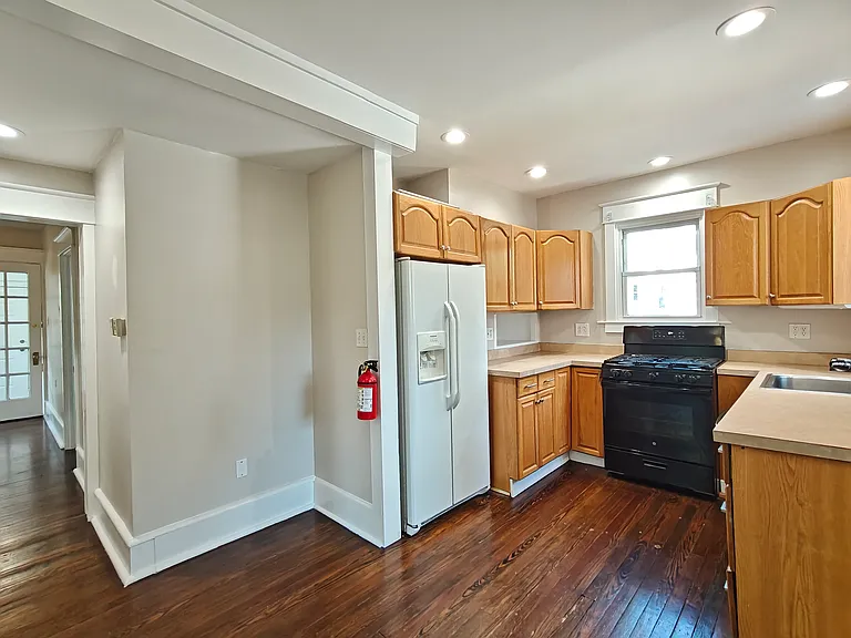 4 Pacific Ave #A — Photo 6