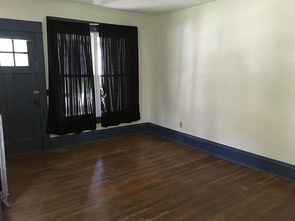 5th image of 141 Lake St APT 2