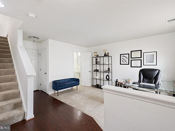 3rd image of 7207 Barrberry Ln