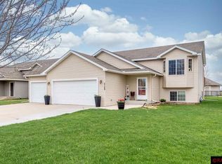 2129 Augusta Dr, Mankato, MN 56001