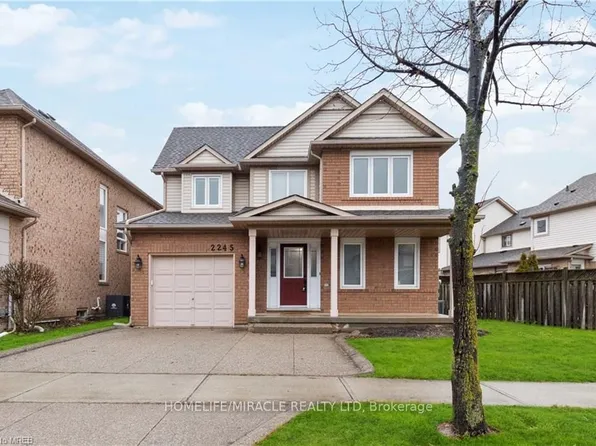 2245 Pathfinder Dr, Burlington, ON L7L 6L6