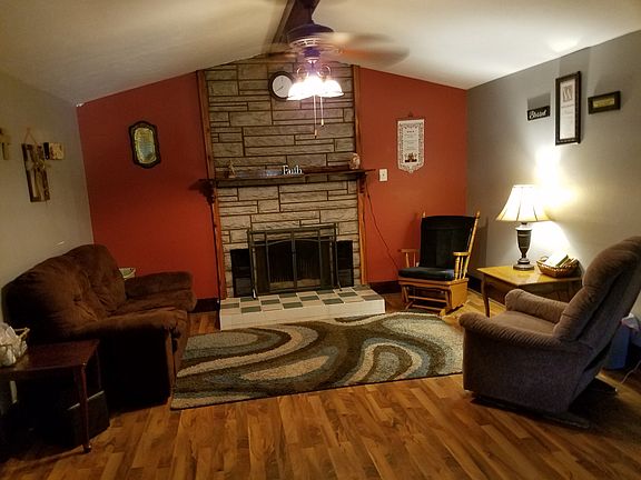 5th image of 332 E 3rd St