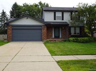 24635 Simmons Dr, Novi, MI 48374