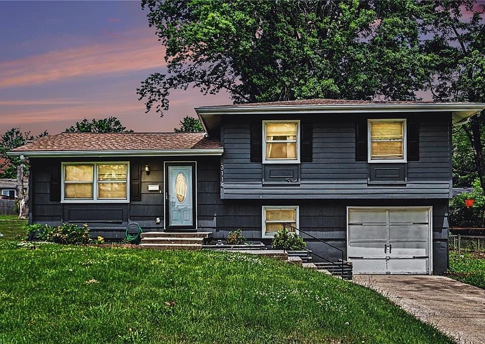 1st image of 3114 NE 66th St