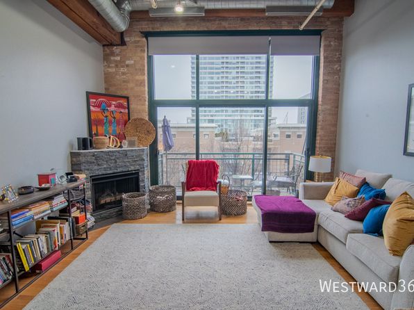 1727 S Indiana Ave APT 323