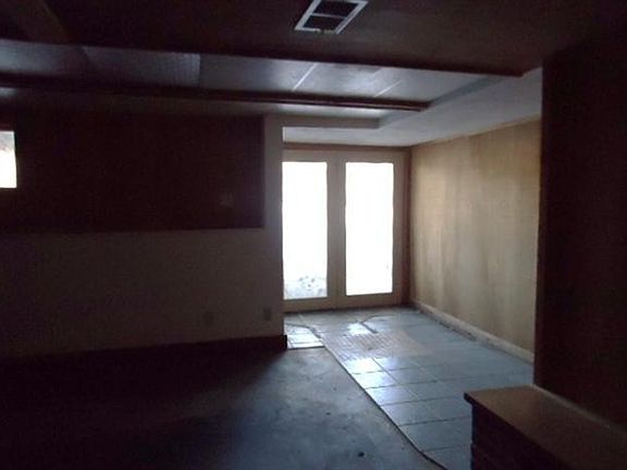 4th image of 2822 NW River Dr