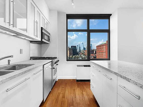 4th image of 1 Morton Sq APT 11AE