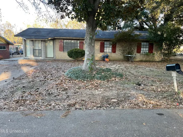 3010 Center St, Flora, MS 39071