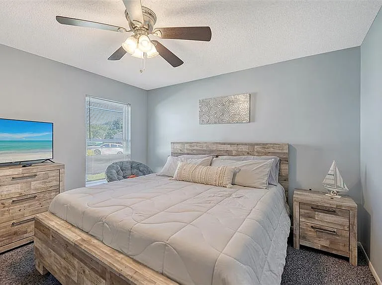 2246 Cork Oak St W — Photo 36
