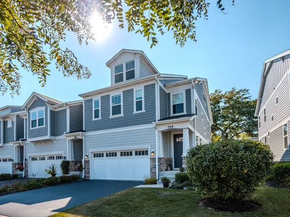 758 Riverbank Dr, Geneva, IL 60134