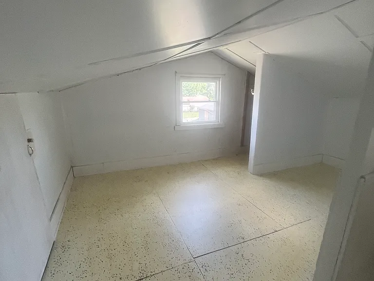 660 S Haworth Ave — Photo 10