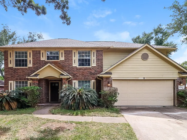 6207 Hampton Oak Ct — Photo 1