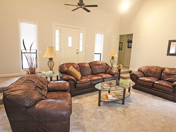 3rd image of 107 Cypress Holw