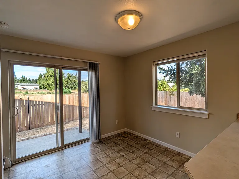 2460 E Whiteaker Ave #2460 — Photo 6