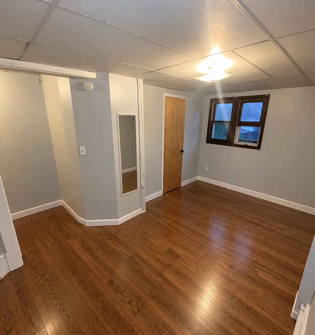 4 bed, $2,000 — Photo 2