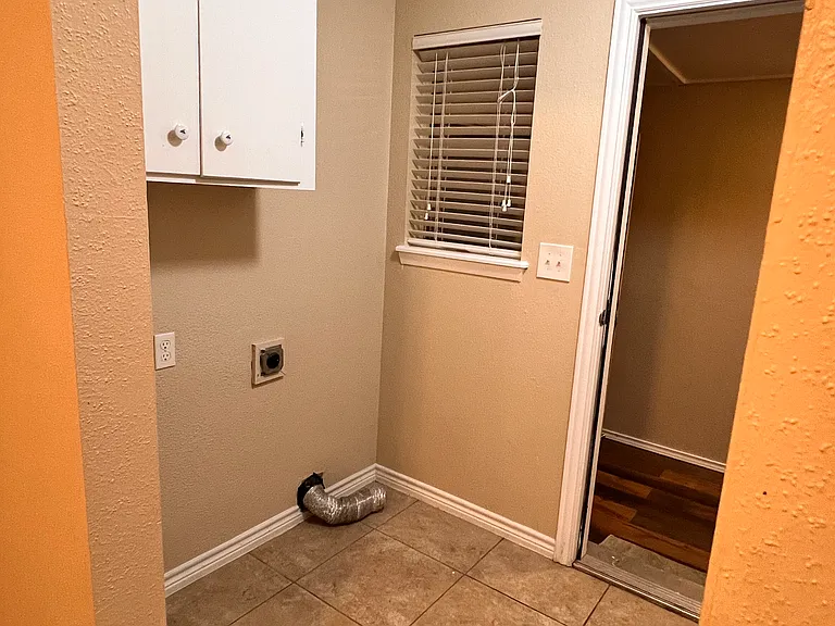 27803 Calvert Rd — Photo 32