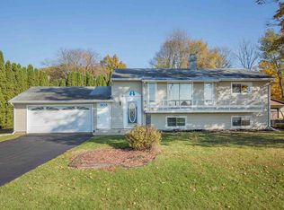 905 4th St, Hampton, IL 61256