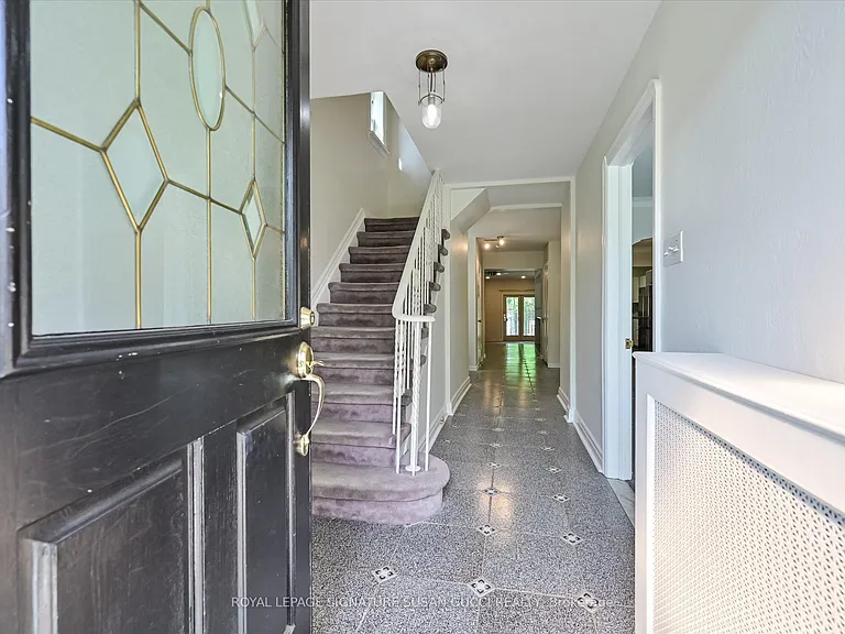 32 Marilyn Cres #MAIN — Photo 3