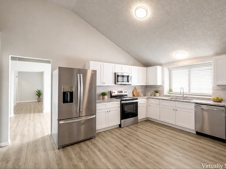 14118 George Rd — Photo 2