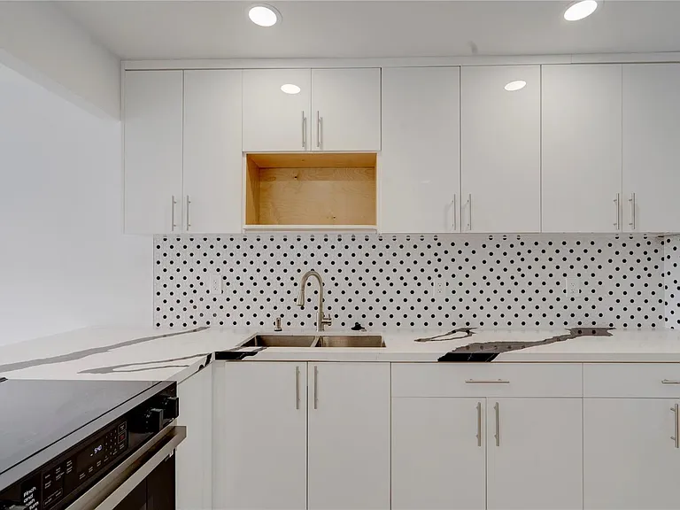 3050 N Palm Aire Dr #505 — Photo 18