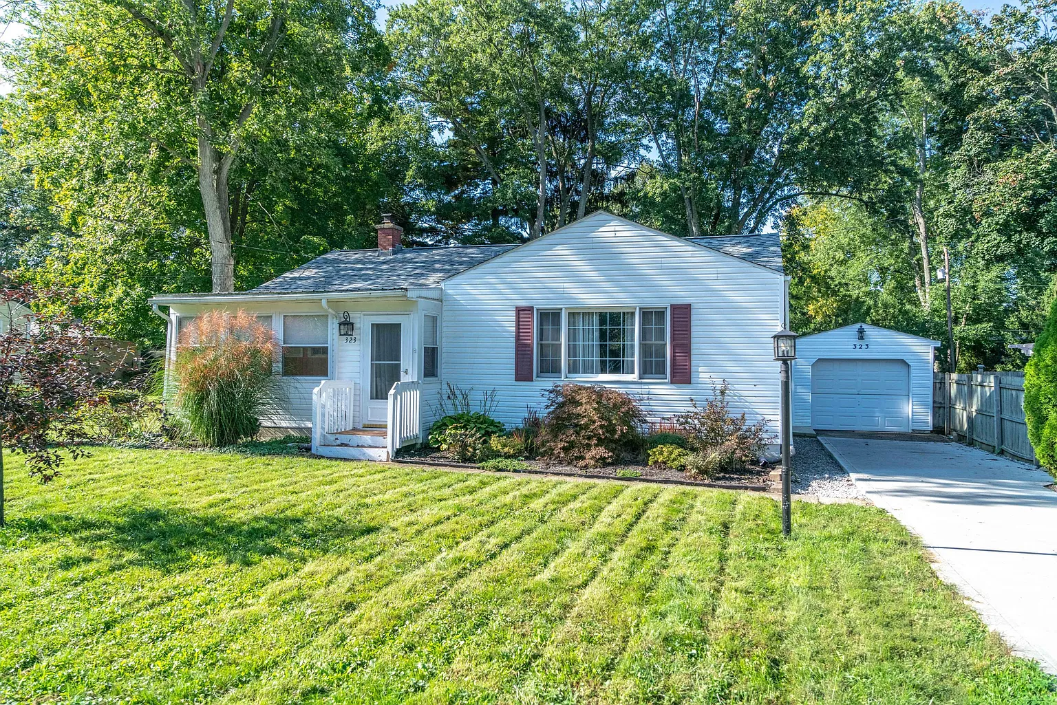 323 Troy Rd photo 1
