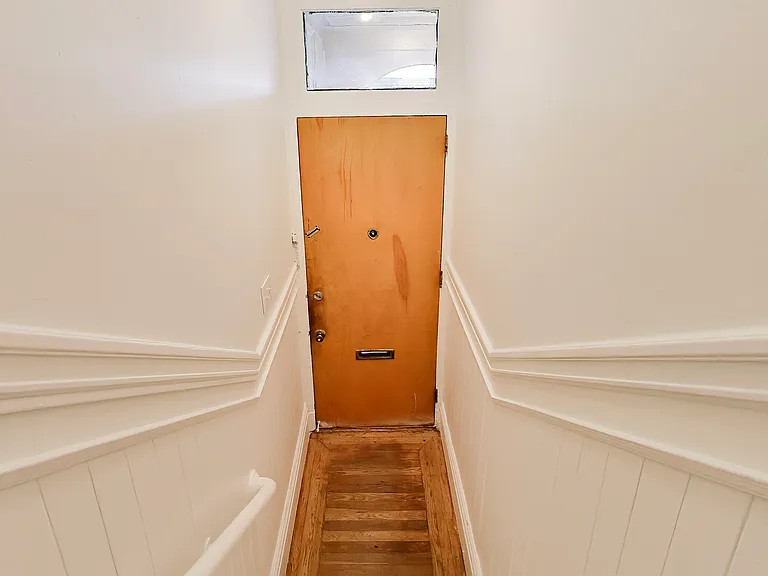 1558 Stockton St — Photo 18