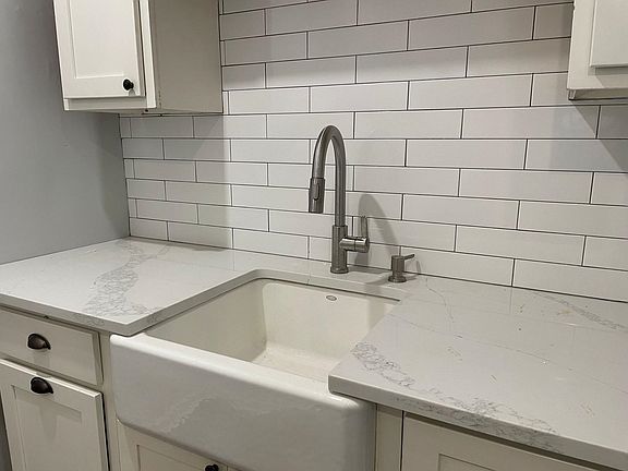 3rd image of 219 Liberty Ave #4