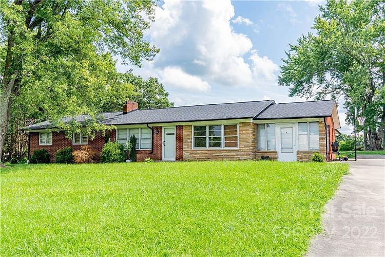 1st image of 66 Avon Park Ln