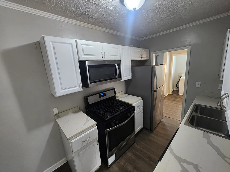 534 Hamilton E Holmes Dr NW — Photo 3