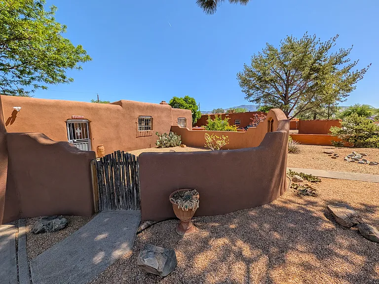 8215 San Juan Rd NE — Photo 2