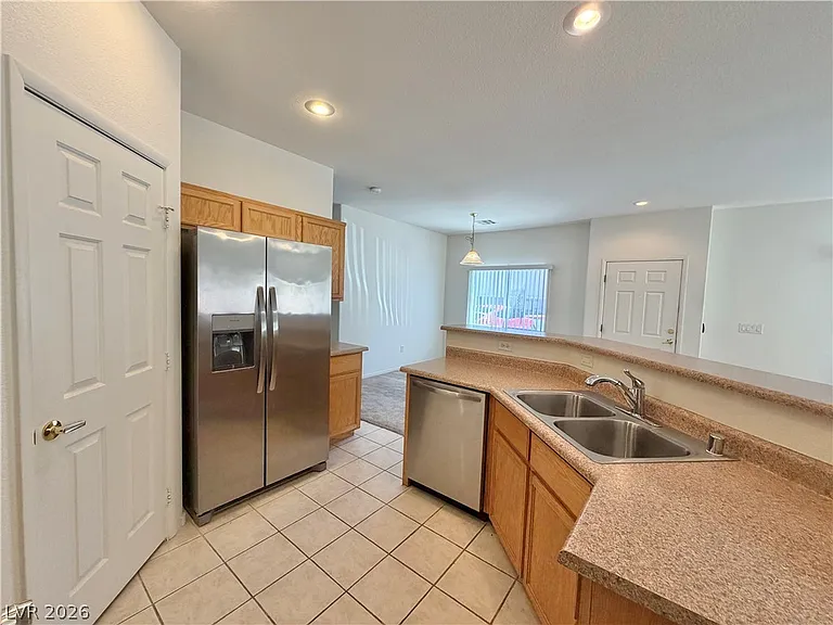 89 Dow Jones St #3 — Photo 8
