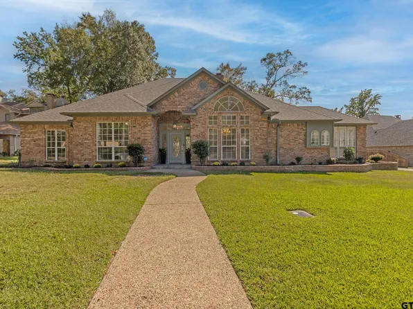 716 Chimney Rock Dr, Tyler, TX 75703