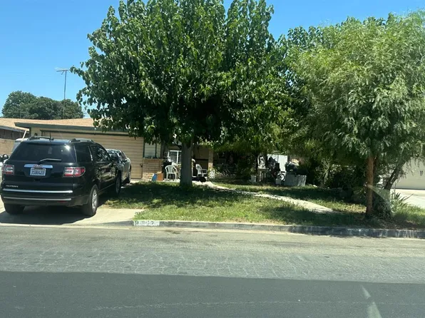 9817 San Diego St, Lamont, CA 93241