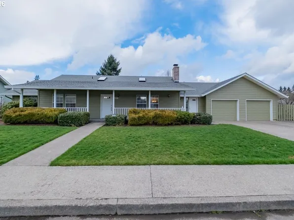 1566 NE Laurelwood Cir, Canby, OR 97013