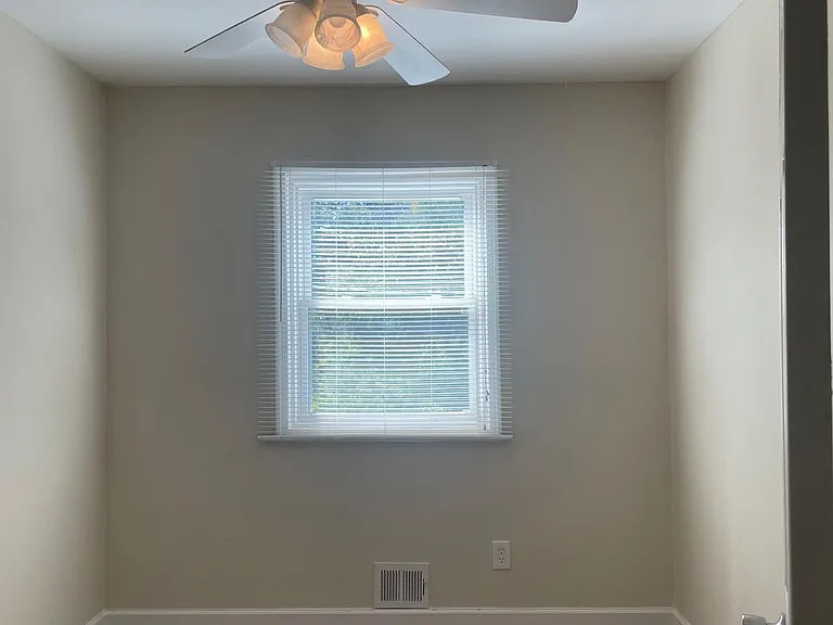 5102 Glassmanor Dr — Photo 27