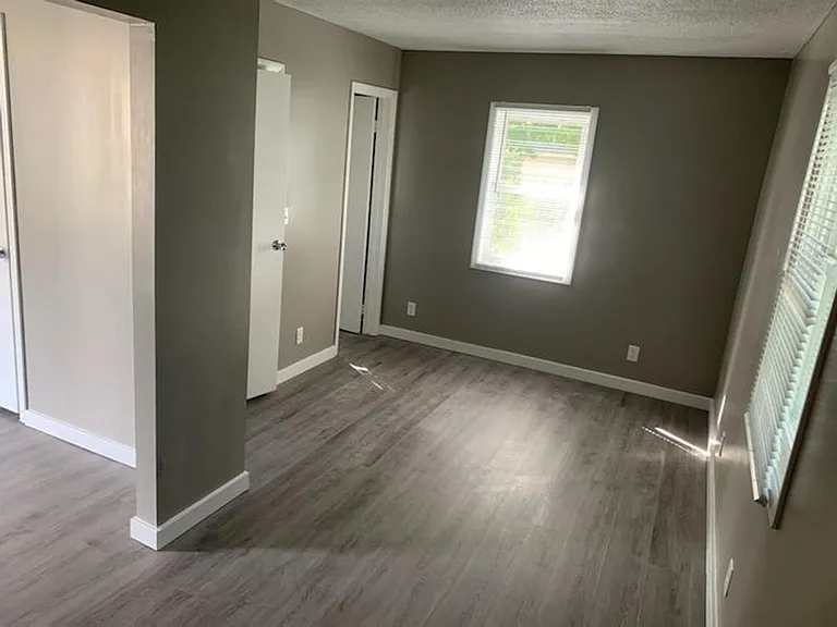 1111 N Philips St — Photo 5