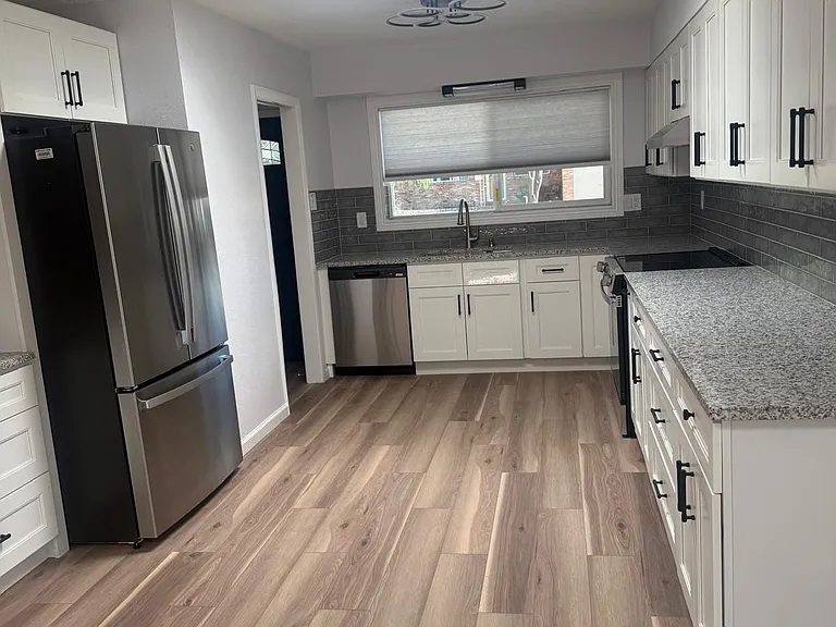 8429 James Ave NE — Photo 18