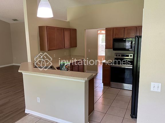 5th image of 591 Ortega St SE