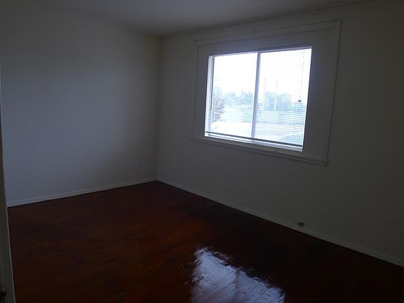 2nd image of 327 Carlos St