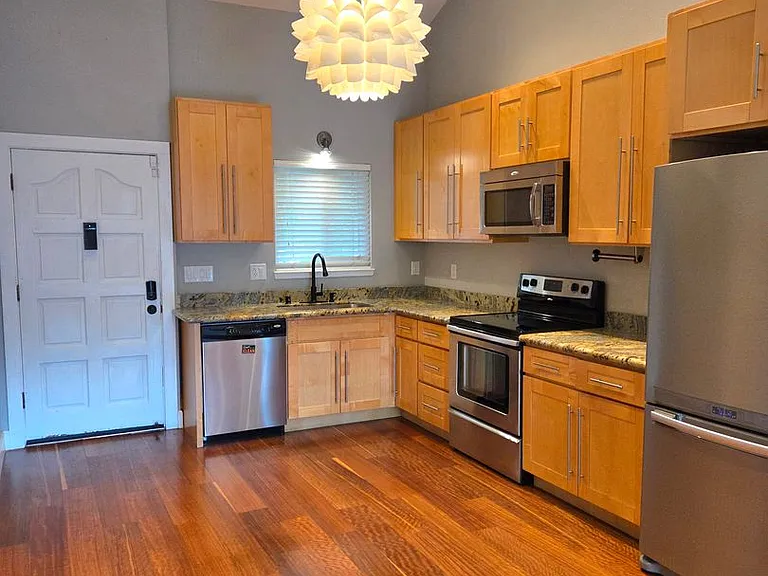 3847 Vineyard Ave #J — Photo 3