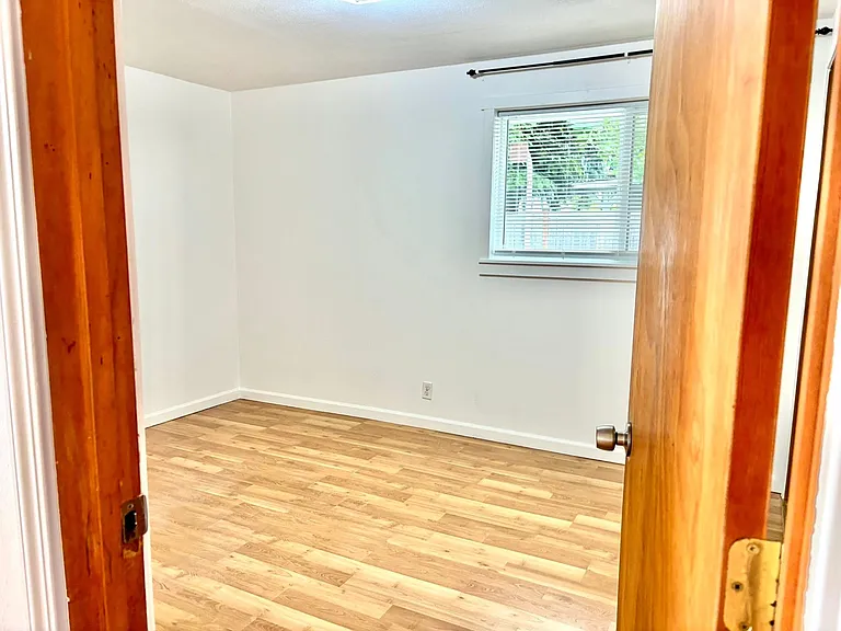 5814 Renton Ave S — Photo 10