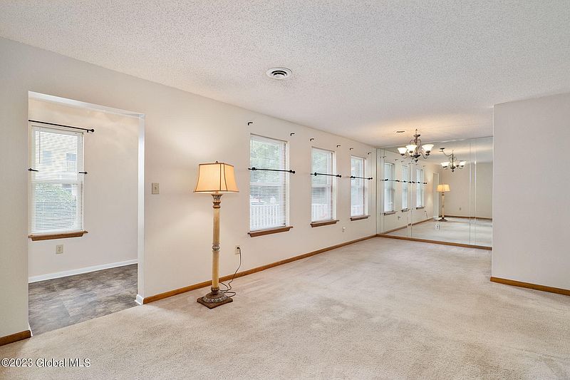 5th image of 2001 Cambridge Manor Drive