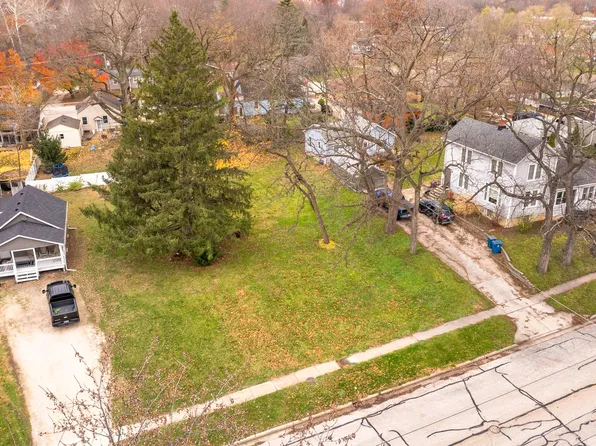 1218 Wauponsee St, Morris, IL 60450