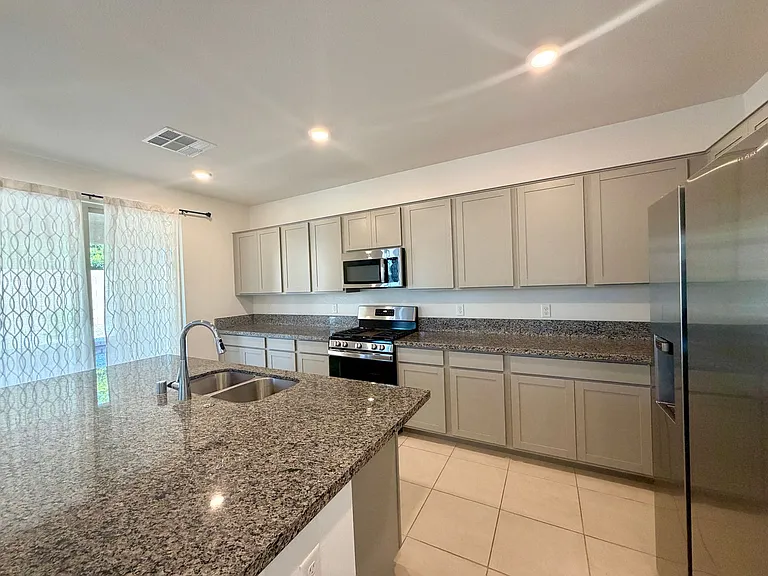 11377 Sonny Miller Ct — Photo 8