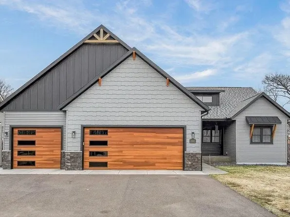 4642 South Oakwood Hills Parkway, Eau Claire, WI 54701