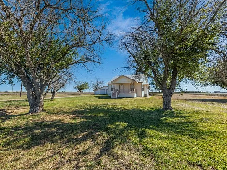 13817 Abrahamson Ct — Photo 2