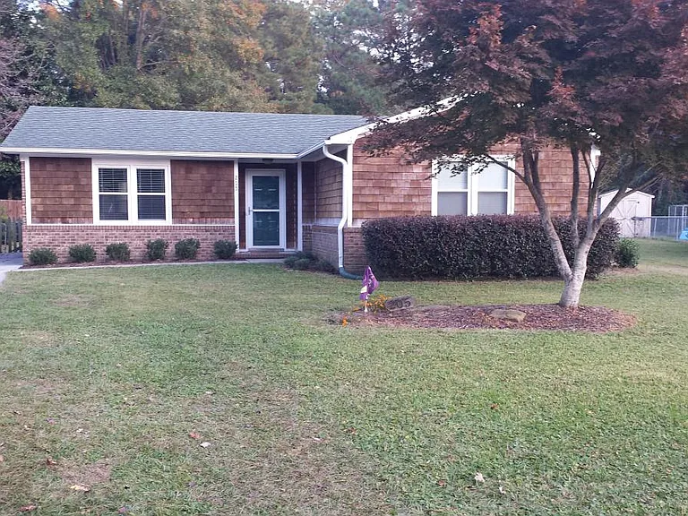 205 Hollins Rd — Photo 2