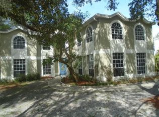 8102 Pond Shadow Ln, Tampa, FL 33635